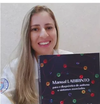 Profissional certificada com o Manual LABIRINTO.